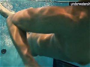 two jaw-dropping amateurs demonstrating their bodies off under water
